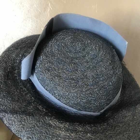 OUTSTANDING 1940s\' TWO TONE BLUE STRAW WIDE BRIM HAT WITH GROSGRAIN TRIM & VEIL main image 6